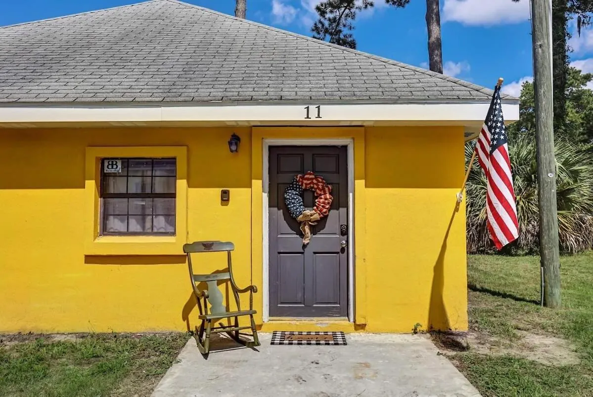 Retro Rainbow At Herb River-Canary Cottage #11 Savannah USA
