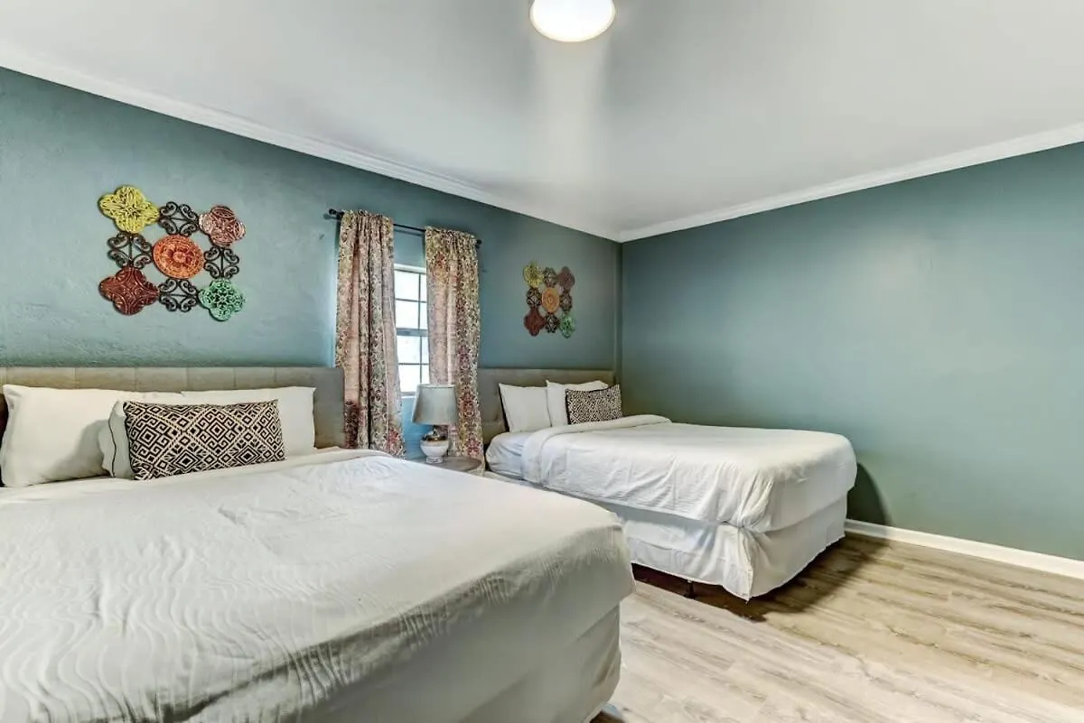 Retro Rainbow At Herb River-Canary Cottage #11 Savannah Ferienhaus